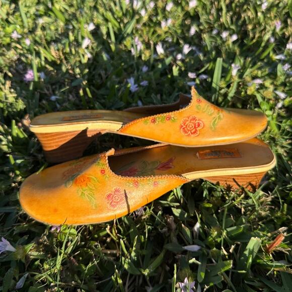 Miz Mooz Tooled Hand-Painted Leather Mules Boho Slip-On Round Toe EU 38 / 7.5–8 - Picture 9 of 16